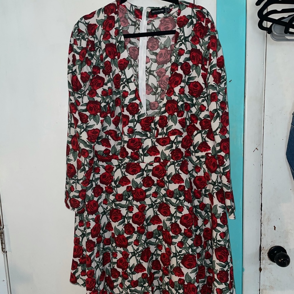 Floral Pretty Little Thing dress plus sise